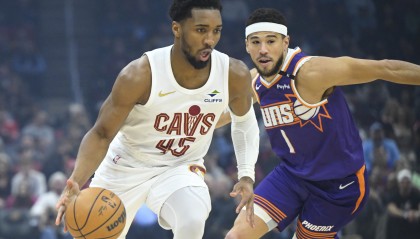 九游娱乐-奇妙！单场70+球员中张伯伦&amp;阿德巴约穿13号 科比米球布克13号秀