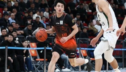 九游-山东男篮迎战广东，于德豪意外受伤缺席比赛，三大内线是争胜关键