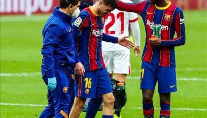 九游-巴萨赢球却添新伤 佩德里阿劳霍伤退让人揪心